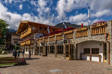 Leavenworth, Abd - 16 Eylül 2018: Cascade Dağları'nda Bavyera tarzı küçük bir köyün şehir merkezi