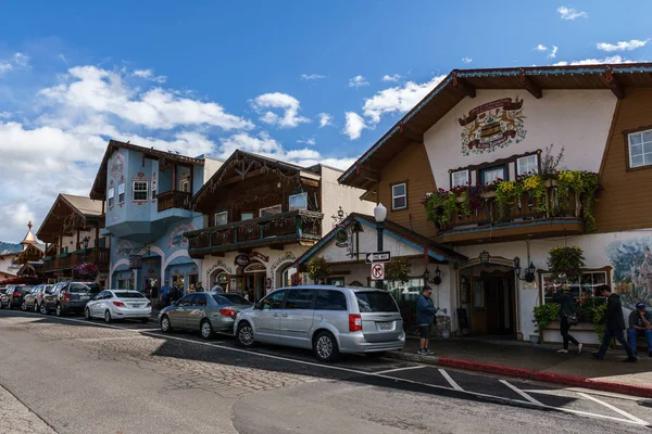 Leavenworth, Abd - 16 Eylül 2018: Cascade Dağları'nda Bavyera tarzı küçük bir köyün şehir merkezi — Stok fotoğraf
