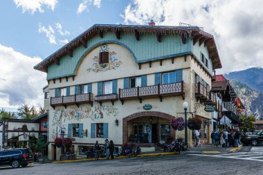 Leavenworth, Abd - 16 Eylül 2018: Cascade Dağları'nda Bavyera tarzı küçük bir köyün şehir merkezi