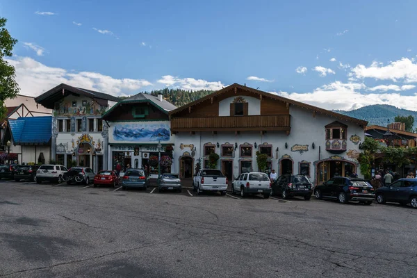 Leavenworth, EUA - 16 de setembro de 2018: Centro da pequena aldeia bávara nas Montanhas Cascata — Fotografia de Stock