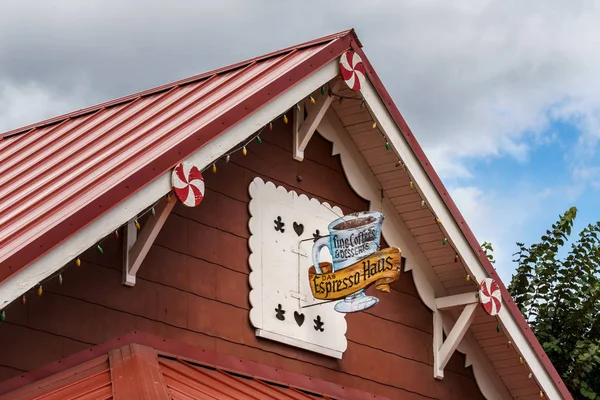 Leavenworth, Abd - 16 Eylül 2018: Cascade Dağları'nda Bavyera tarzı küçük bir köyün şehir merkezi