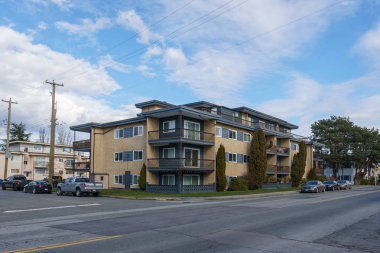 Delta, Kanada-24 Şubat 2019: Vancouver 'ın balıkçı köyü Ladter küçük kasaba banliyösünün cadde görünümü.