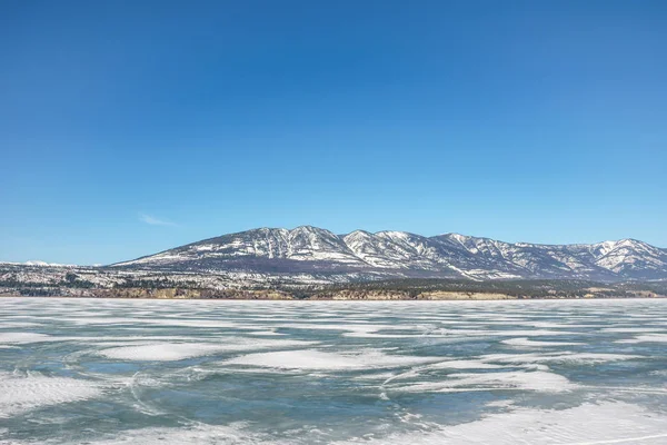 Doğu Kootenay Kanada dondurulmuş Columbia Gölü Bölge Bölgesi erken bahar manzara.
