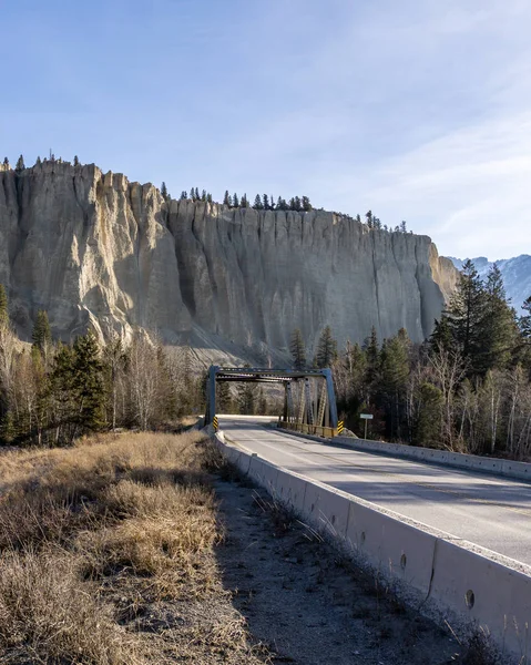 Doğu Kootenay Kanada Bölge Bölgesi kar dağlarına düz yol.