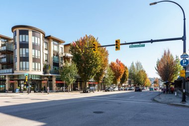 Vancouver, Kanada - 18 Eylül 2018: büyük işlek şehir hastings sokak sokak görünümü.
