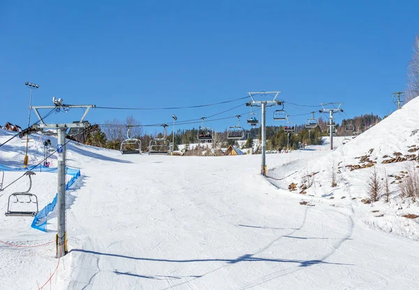 KIMBERLEY, CANADÁ - 22 DE MARZO DE 2019: Vista de la estación de montaña . — Foto de Stock