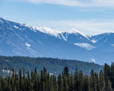 British Columbia Kanada erken bahar açık gökyüzü kar ile Kanada Rockies.