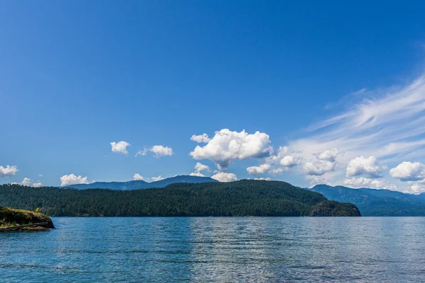 Veiw Shore Harrison Lake British Columbia Canada Green Land Blue — Stok Foto