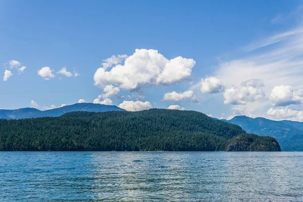 Veiw Shore Harrison Lake British Columbia Canada Green Land Blue — Stok Foto