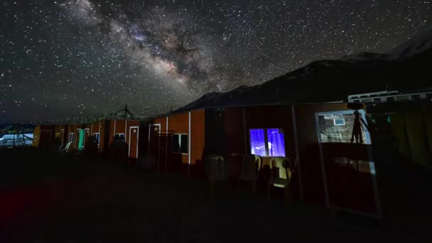 Zeitraffer Die Milchstraßengalaxie Die Sich Über Berge Pangong See Ladakh — Stockvideo