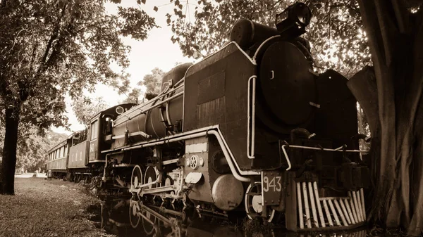 老老式蒸汽火车 — 图库照片