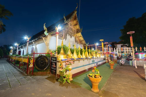 Wat Tha Luk alacakaranlık zamanında, Chiangmai, Tayland