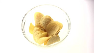 Zaman atlamalı cips cam kase, üstten görünüm alarak el