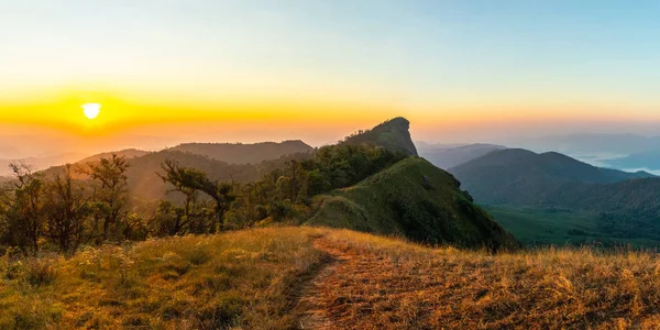 Sabah güneşi bir Tayland, Mon Jong, Om koi, Chiang Mai seyahat yer almak güzel altın çayır