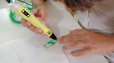 3D kalem baskı 3d şeklini kullanarak yaratıcı çocuk.