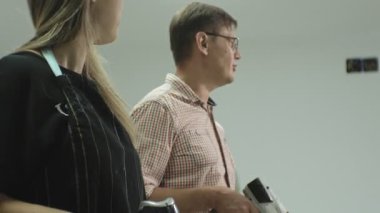 Sanat stüdyosu yüksek lisans inşaat saç kurutma makinesi ile ağaç işleme, yaşlanma etkiyi