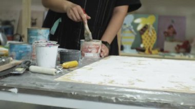 Sanat stüdyosu yüksek lisans inşaat saç kurutma makinesi ile ağaç işleme, yaşlanma etkiyi