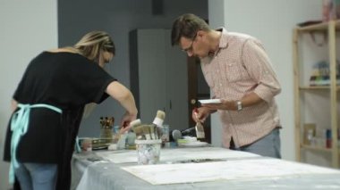 Sanat stüdyosu yüksek lisans inşaat saç kurutma makinesi ile ağaç işleme, yaşlanma etkiyi