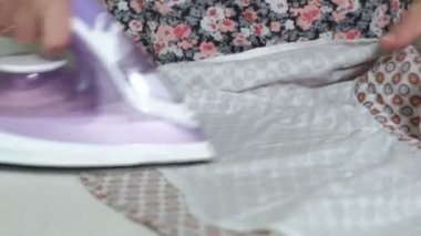 dağ gibi evde mutfak Çamaşırhane Ütü kadın