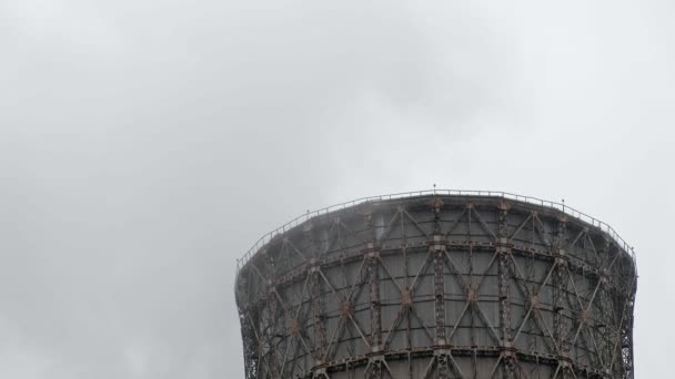 Plusieurs cheminées de fumée de centrales électriques alimentées au charbon émettent de l'oxyde de carbone Pollution — Video