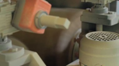 machine.the ahşap kapı ahşap iç kapılar machine.production öğütme işlemi zımpara