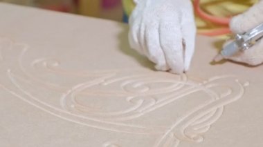 Ahşap kapı boş, rustik iç kapılar üretimini parlatma işlemi