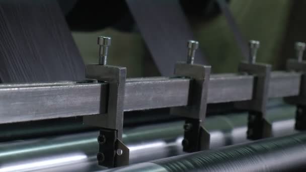 Laminering af døre, tegning finer, produktion af indvendige døre – Stock-video