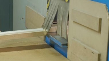 Ahşap kapı boş, rustik iç kapılar üretimini parlatma işlemi