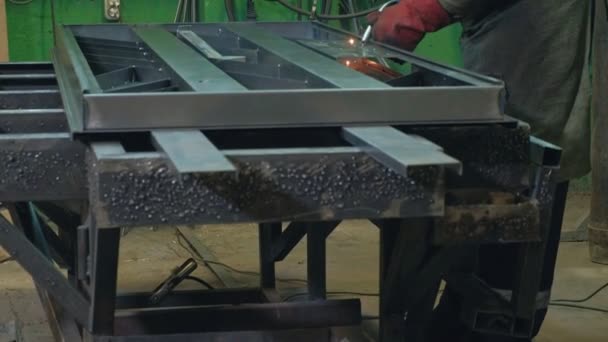 The process of grinding metal blanks, the production of metal doors — Stock Video