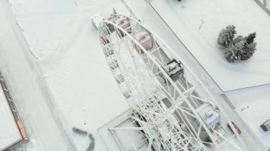 Chebeksary, Rusya - 20 Aralık 2018: şehir, kış, hava video kare, hava görünümünü üzerinde bir dönme dolap