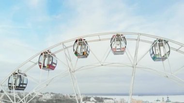 Chebeksary, Rusya - 20 Aralık 2018: şehir, kış, hava video kare, hava görünümünü üzerinde bir dönme dolap