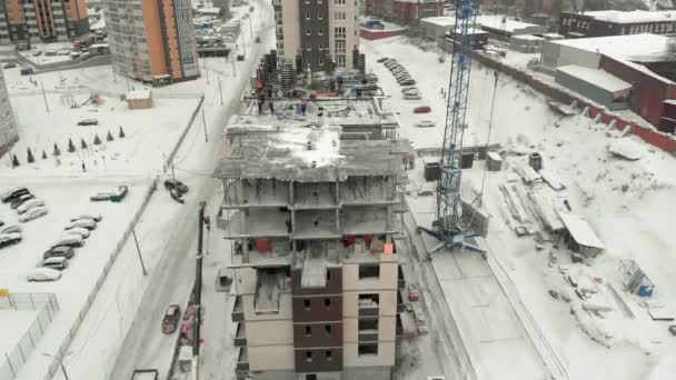 Construcción Vivienda Invierno Trabajo Gran Altura Trabajo Del Equipo Construcción — Vídeos de Stock