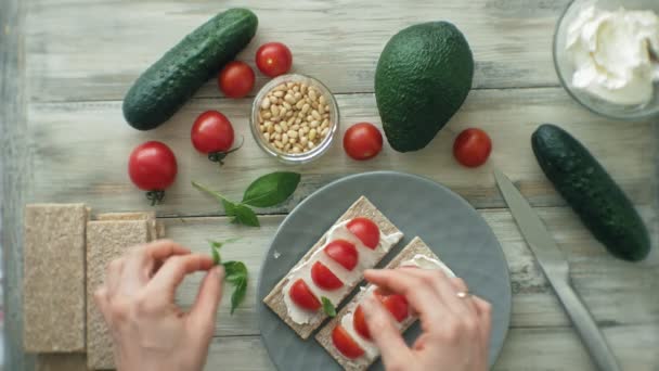 Koken gezonde Veggie sandwiches — Stockvideo