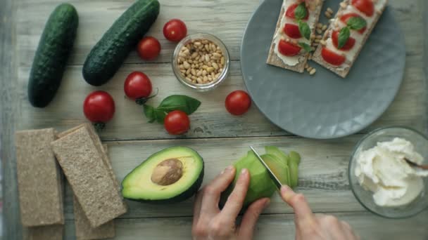Cucinare panini con verdure sane — Video Stock