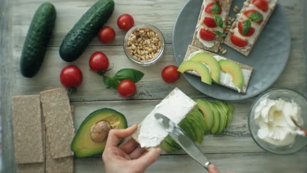 Koken gezonde Veggie sandwiches — Stockvideo