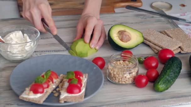 Koken gezonde Veggie sandwiches — Stockvideo