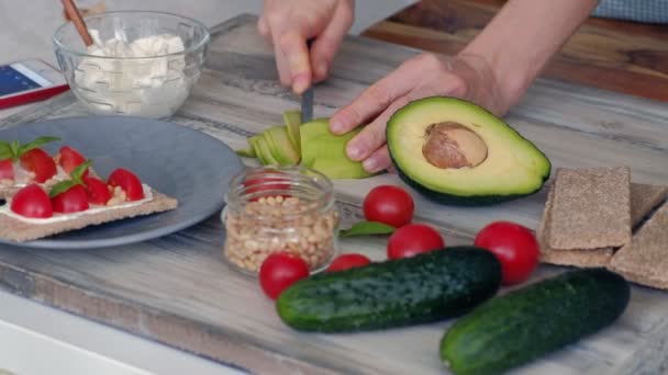 Cooking Healthy Veggie Sandwiches — Stock Video