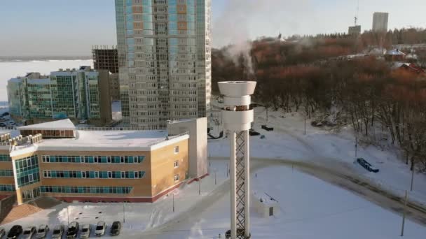 Paslanmaz Çelik Boru Baca Gaz Kazan Dairesinden Konut Isıtma Hava — Stok video