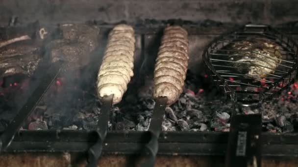 Grillmat kött, BBQ, matlagning kött — Stockvideo