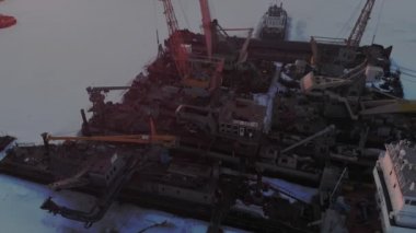 Lojistik gemilerin kış durumu, hava atışları.