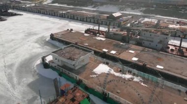 Lojistik gemilerin kış duruşu, havadan çekim