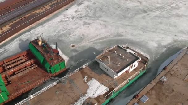 Winter standing of logistic ships, aerial filming — Stock Video