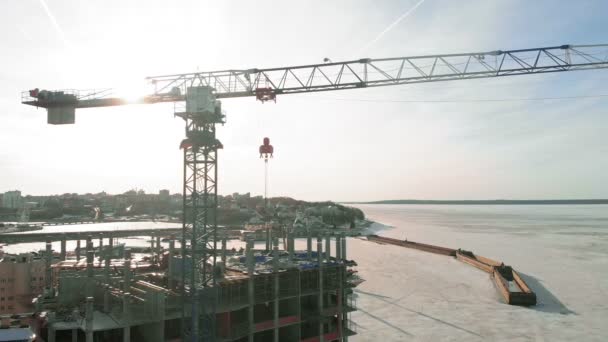 Edificio de gran altura, levantamiento aéreo — Vídeos de Stock