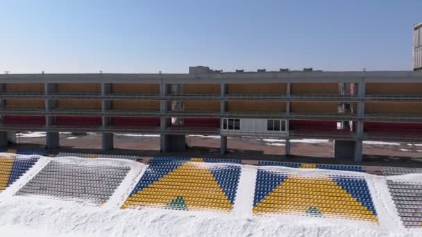 Estadio al aire libre en primavera — Vídeo de stock