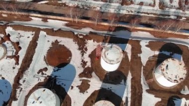 petrol depolama üssü, hava araştırması