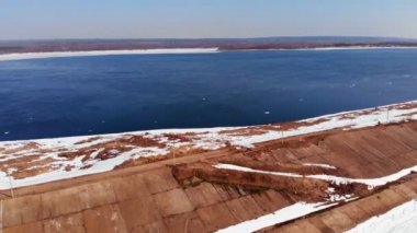 nehir üzerinde gemiler için ağ geçitleri, hava görüntüleri