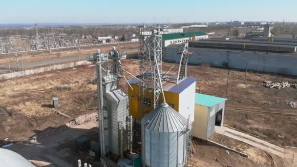 Ангари для зберігання зерна, аерофотозйомка — стокове відео