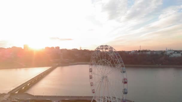 Vlucht over het reuzenrad, lucht schieten — Stockvideo