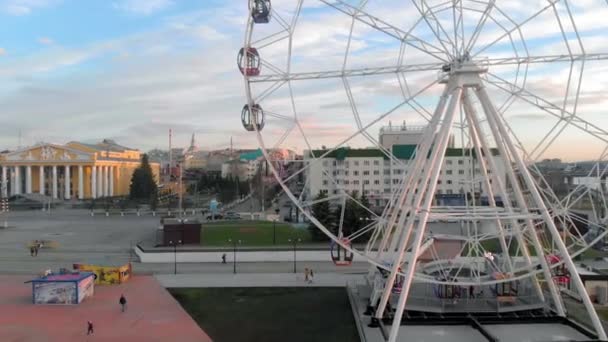 Survol de la grande roue, prise de vue aérienne — Video