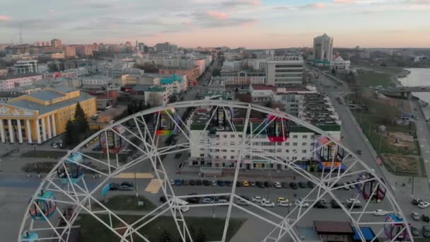 Survol de la grande roue, prise de vue aérienne — Video